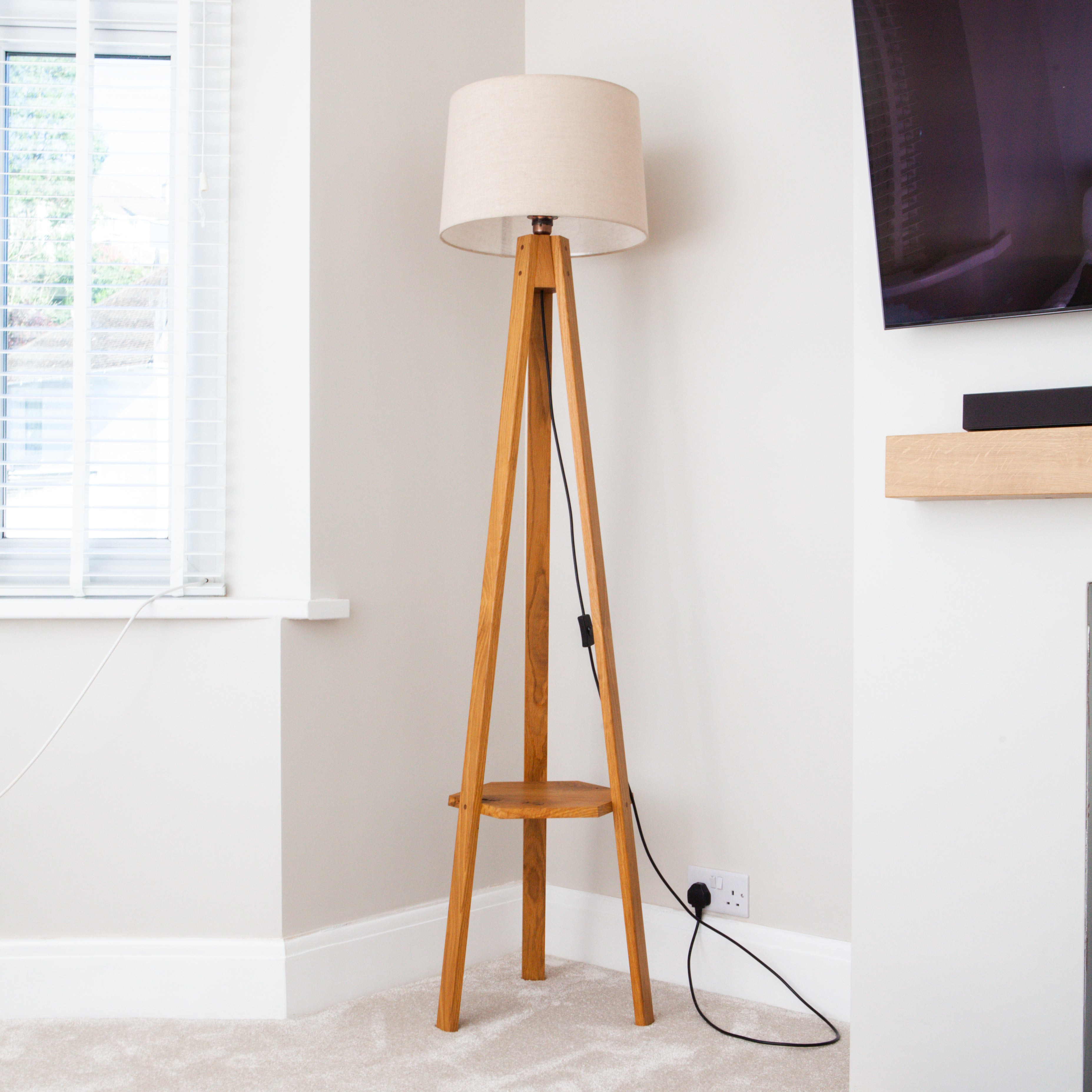 Tripod Floor Lamp - Oak – Cozens